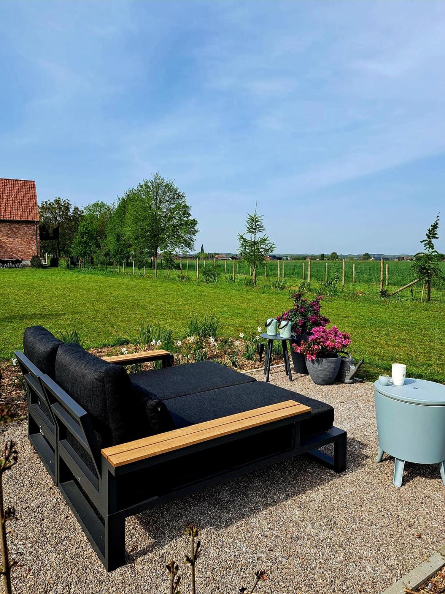 De Weldoeninge Villa Wingene Exterior photo